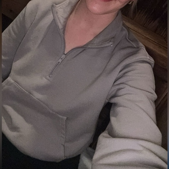 SKIMS HALF ZIP IN OYSTER - Picture 4 of 4